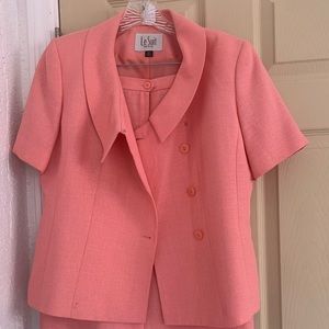 Le suit skirt and coat